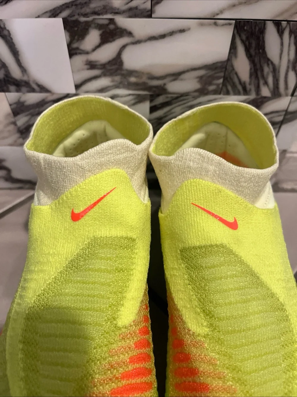 N/A new nike